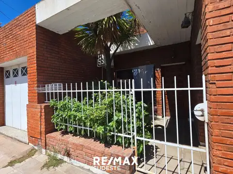 CASA EN VILLA MITRE. EXCELENTE UBICACION!
