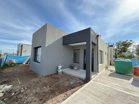 Casa   en Venta en Santa Elisa, Pilar del Este, Pilar