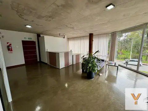 Oficina 2 ambientes con 1 baño