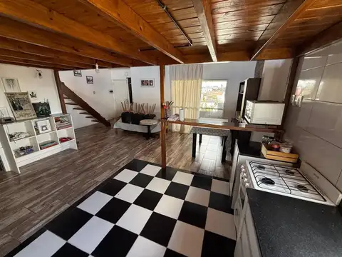 ALQUILER - DTO. 3 AMB + ENTRE PISO - PARRILLA - LUZURIAGA