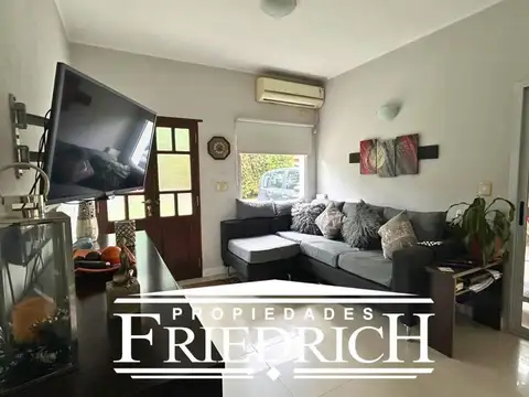 Casa en Venta con 3 cocheras