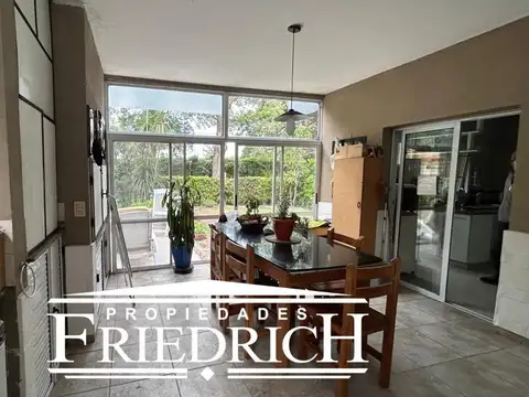 Casa 4 ambientes con 2 baños