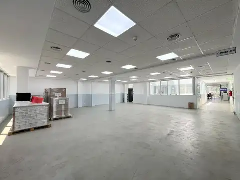 Oficina 10 ambientes con 10 baños