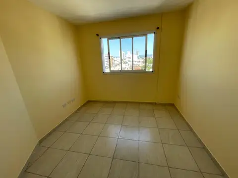 Departamento en Alquiler en Alto Alberdi, $ 380.000