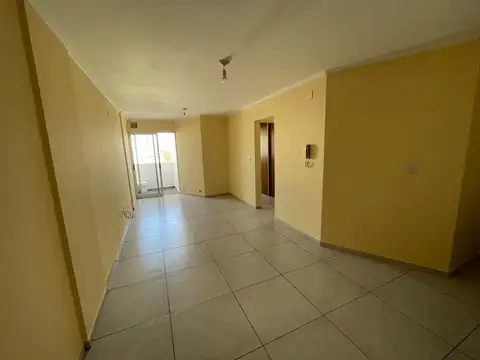 Departamento en Alquiler!a metros de Av Colón!