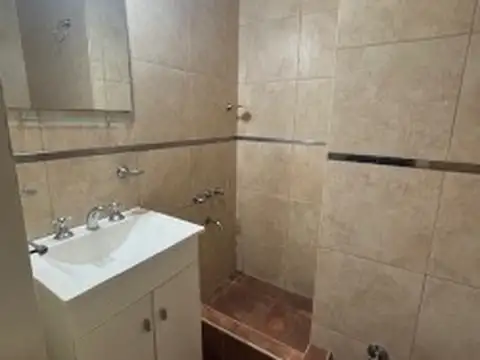 DUEÑO ALQUILA EXCELENTE DEPARTAMENTO DE 1 AMBIENTE