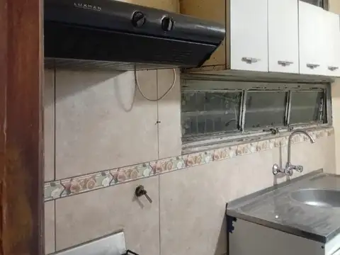 Casa 7 ambientes con 2 baños