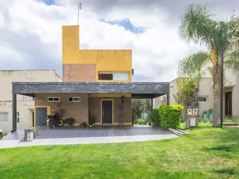 VENTA CASA COUNTRY LOMALINDA 3 DORMITORIOS C/PILET
