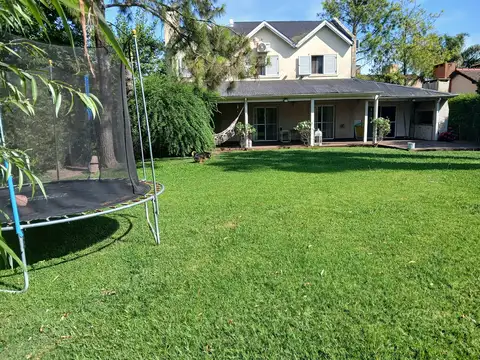 Casa Triplex  en Venta en La Casualidad, Pilar, G.B.A. Zona Norte