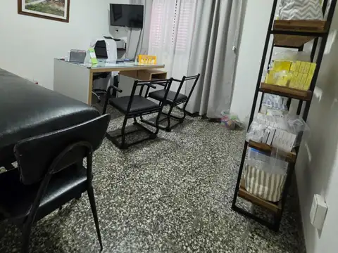 VENDO CASA | Ubicación privilegiada sobre Av Rolon