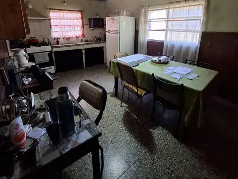 VENTA CASA 3 DORM C/ GALPON Y TERRENO DE 1200 MTS2