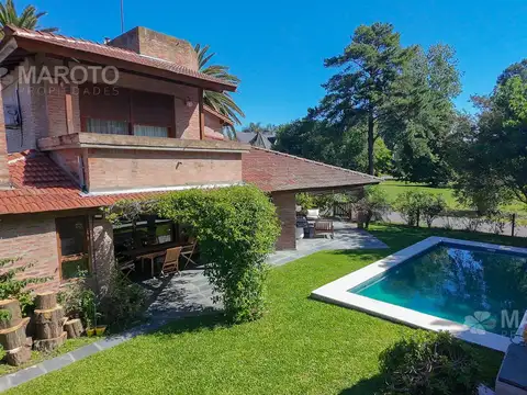 Casa 6 ambientes con 3 baños