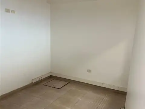 BROWN 200, Piso P.A.