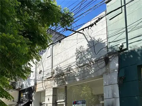 BROWN 200, Piso P.A.