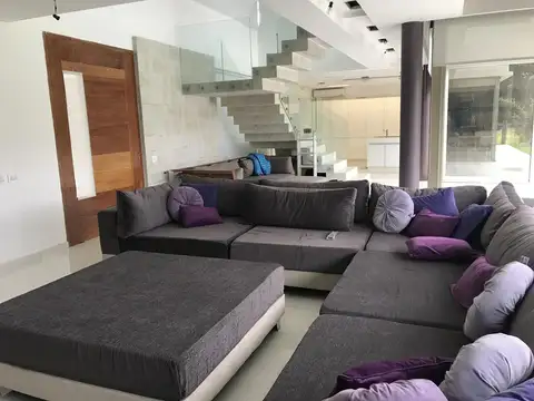 Casa en Venta en City Bell, USD 900.000