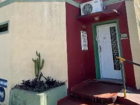 CASA DE 4 AMB, VENTA POSIBLE CONSULTORIO EN PADUA