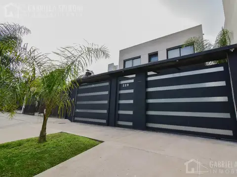 Casa 4 ambientes VENTA Lomas de Zamora