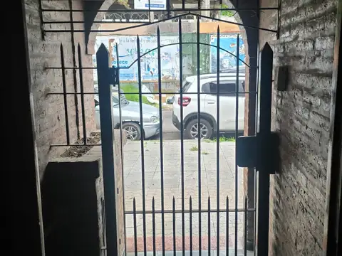 VENTA DE IMPECABLE DUPLEX EN WILDE