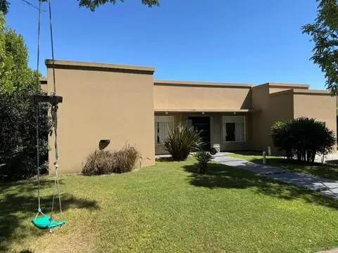 CASA EN VENTA EN EL RECODO - PILAR