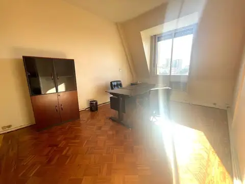 Oficina en el lugar mas exclusivo de Plaza San Martin!