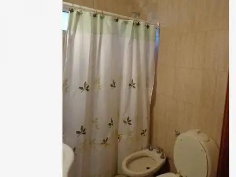 Venta Casa semi nueva Calidad.Amplio Terreno.Servicios *