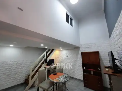 PH SIN EXPENSAS EN AV. BELGRANO AL 3300 - TODO A NUEVO PATIO DOBLE ALTURA