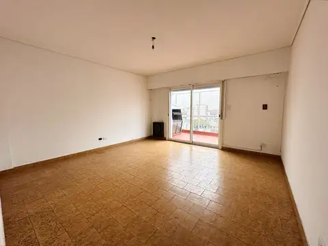 PISO 3 AMB. AL FRENTE CON BALCON TERRAZA + COCHERA + BAULERA Villa del Parque