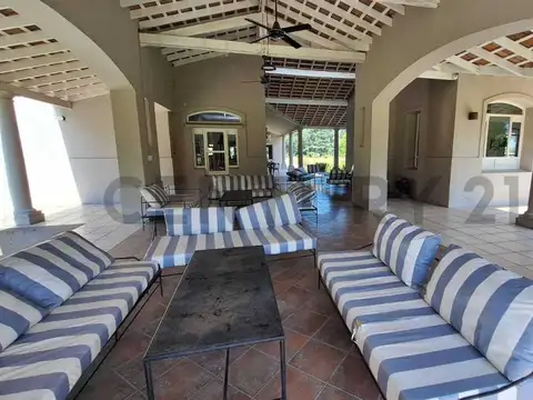 Terreno en Venta 48  mts Fondo