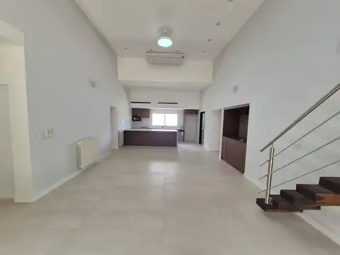 Casa en Alquiler en Kentucky Club de Campo, USD 3.200