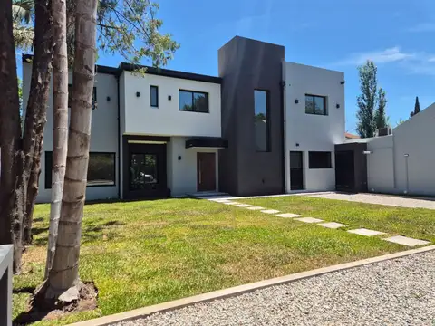 Venta Casa 4 amb Estrenar Apto Credito  Toma Depto en parte de pago Bella Vista