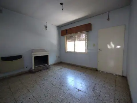 Depto Tipo Casa en Alquiler 50 años