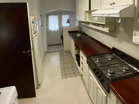 Casa 5 ambientes con 4 baños