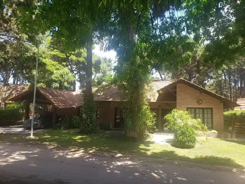 Venta. Casa. 5 ambientes. Submarino Santa Fe 1300. Pinamar.