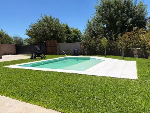 Casa 3 dormitorios en alquiler temporal en Funes Town