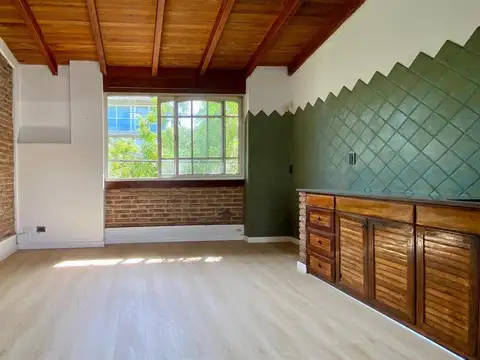 Venta Casa 2 Plantas 4 Dormitorios Cochera