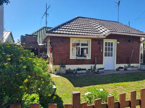 VENTA CASA COUNTRY RODA AMPLIO JARDIN COCHERA 