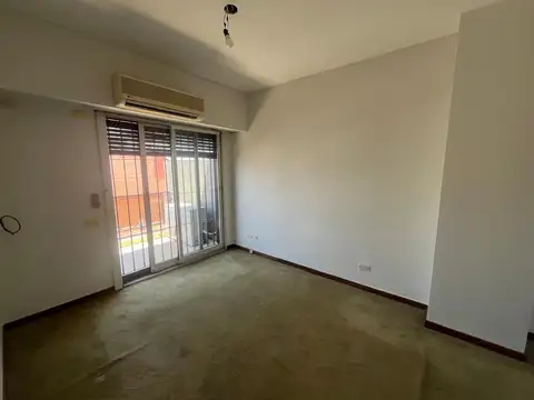 Alquiler. Departamento 5 amb. Cochera. Amenabar y Zabala.
