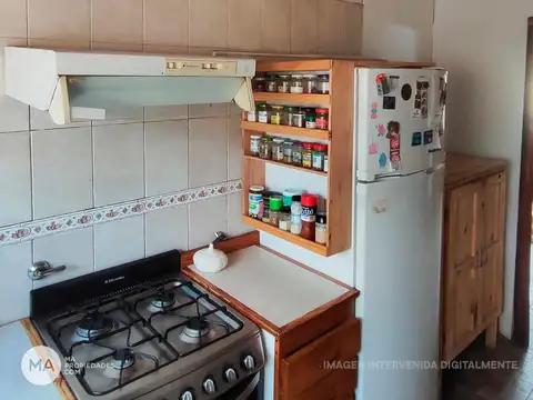 Casa en esquina con locales comerciales cerca de barrio cerrado - Formosa 1000 - Roldán | Venta