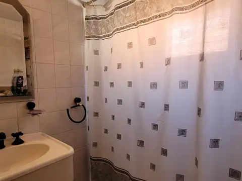 Depto Tipo Casa 4 ambientes con 2 baños