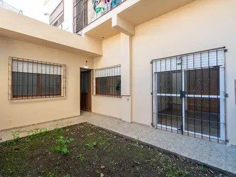 PH ALQUILER MERLO 3 AMBIENTES  JARDIN SIN EXPENSA
