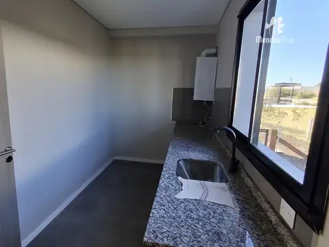 Casa 4 ambientes con 4 baños