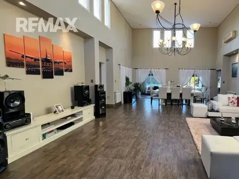 Casa en Venta en Los Puentes, USD 370.000