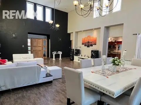 Casa en Venta con 1 cochera