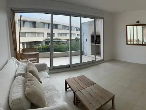 Departamento 4 ambientes con 3 baños