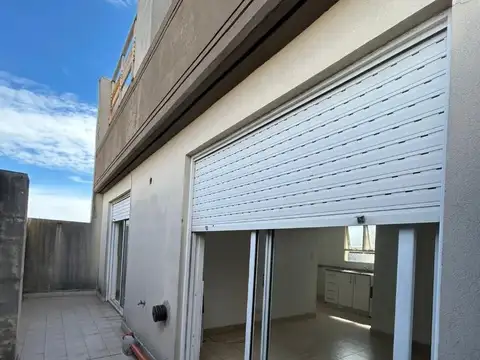 2 AMBIENTES 10º PISO SUPER LUMINOSO. BALCON / PATIIO 7 X 1.3