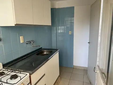 Departamento 6 ambientes con 1 baño