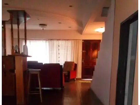 Casa con patio y pileta