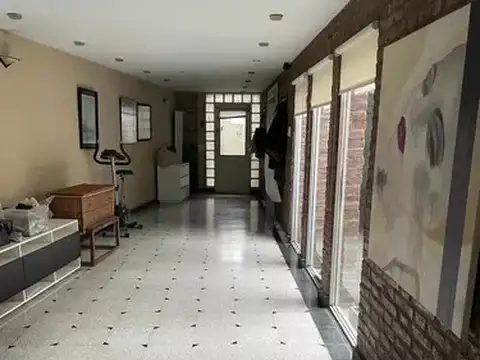 Casa 5 ambientes con 4 baños