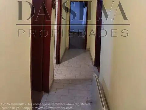 Casa 4 ambientes con 2 baños