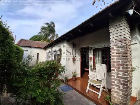 Casa en Marcos Paz Urbano. Melgar esquina Sampietro.